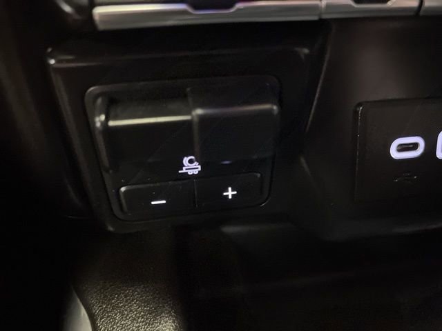 Used 2022 GMC Sierra 2500 SLT w/ SLT Convenience Package image 45