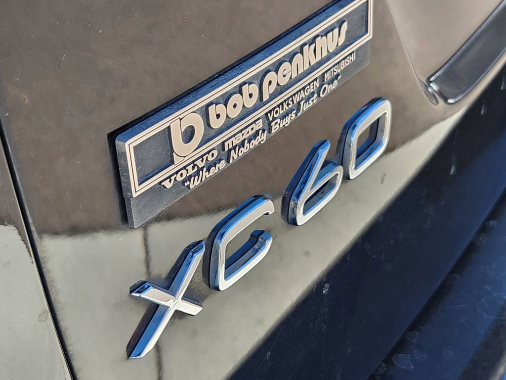 Used 2017 Volvo XC60 T6 Dynamic w/ Preferred Option Package image 10