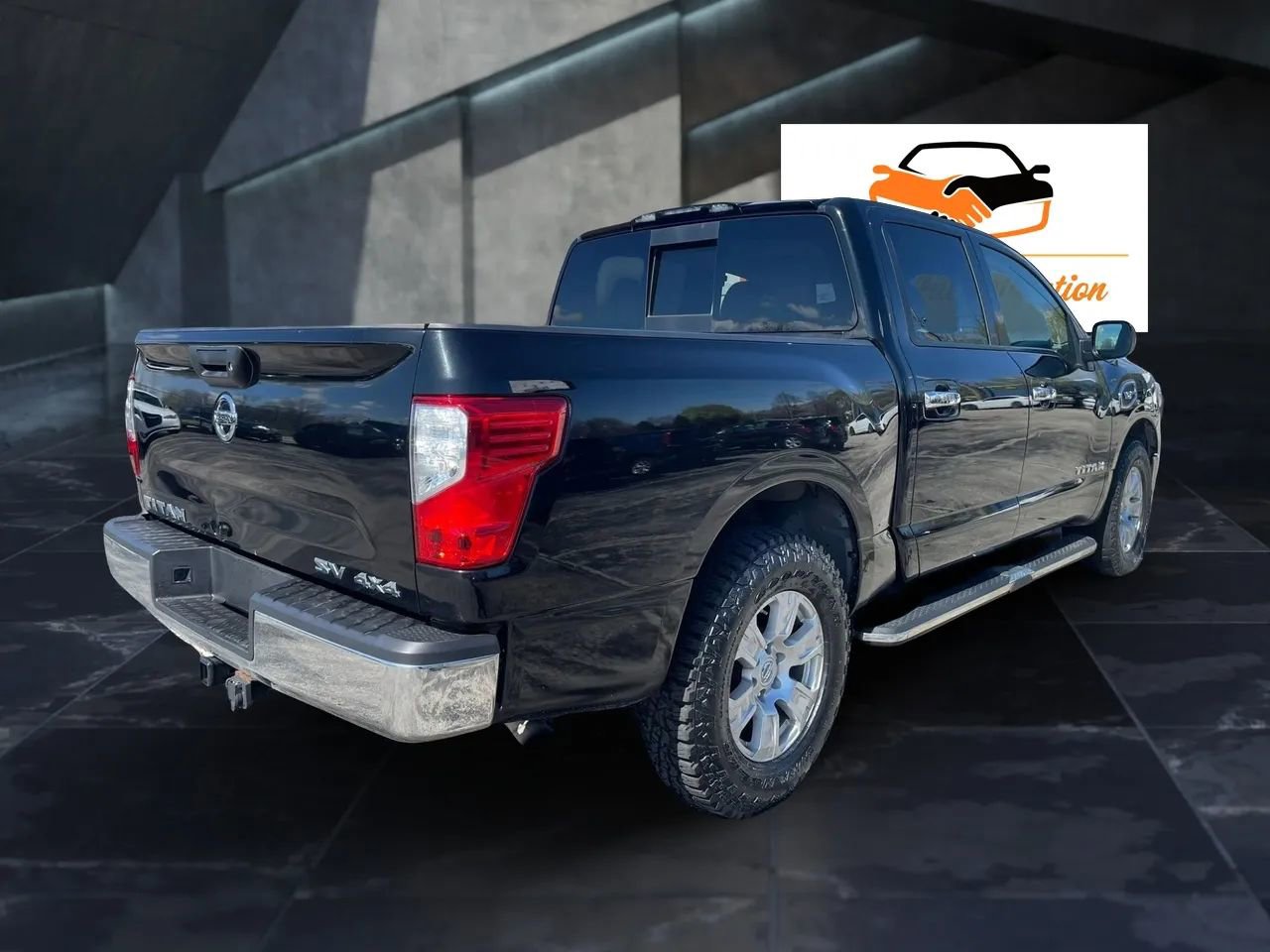 Used 2017 Nissan Titan SV AWD/4WD image 6