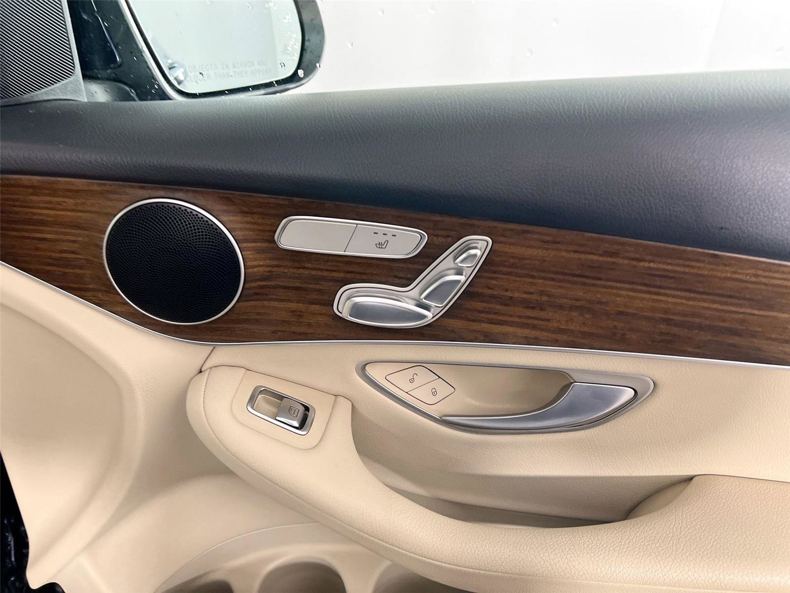 Used 2022 Mercedes-Benz GLC 300 4MATIC image 27