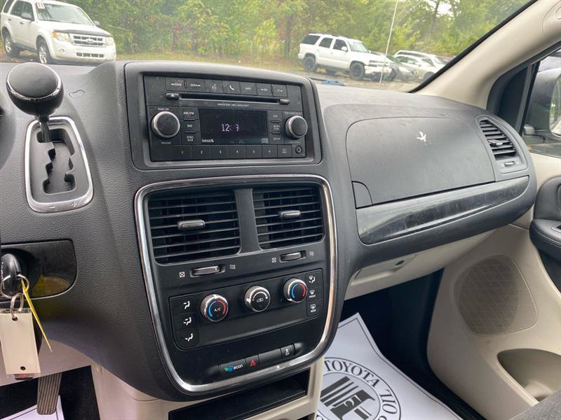 Used 2013 Dodge Grand Caravan American Value Package w/ UConnect Hands-Free Group FWD image 12