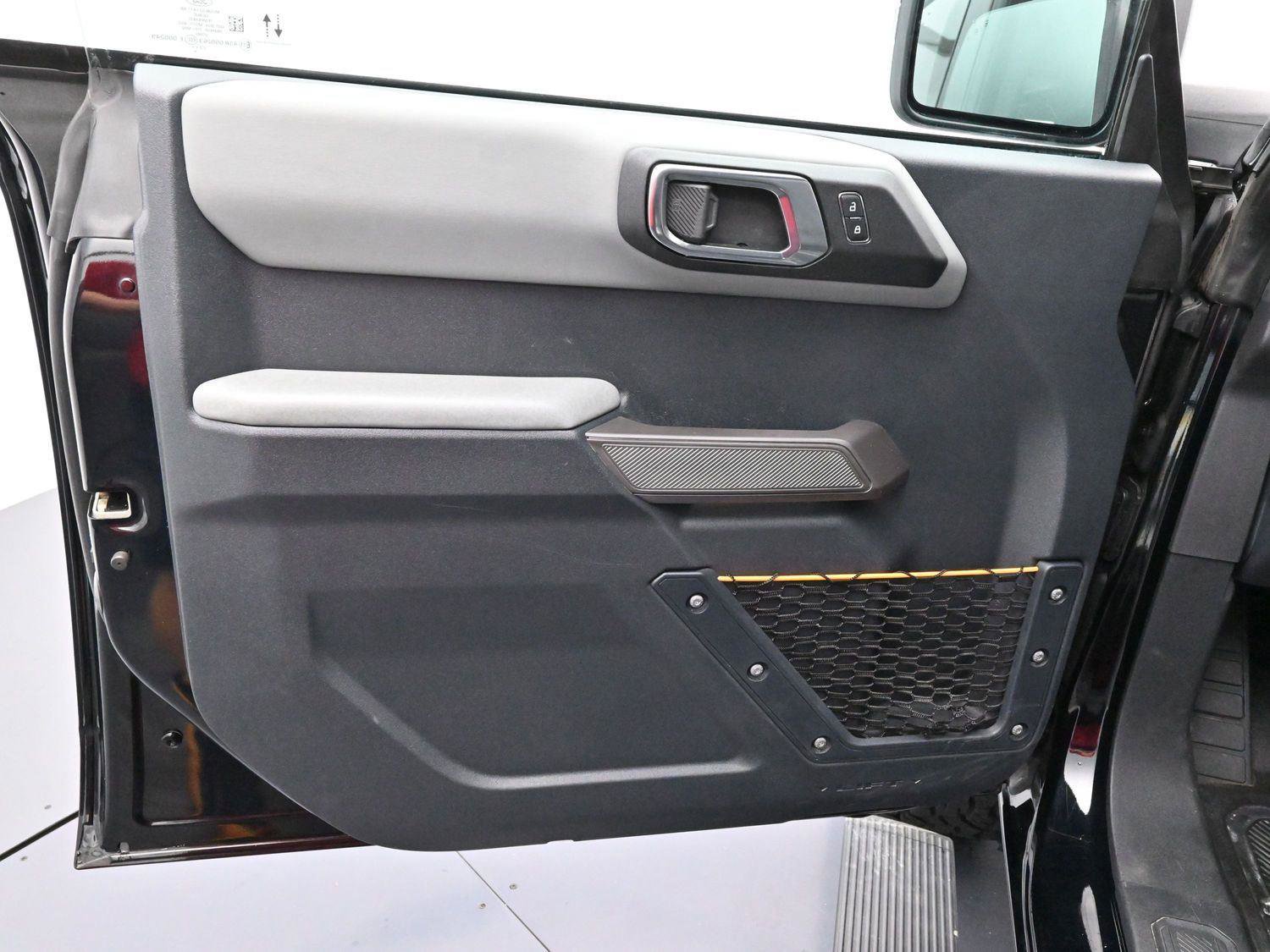 Used 2023 Ford Bronco Badlands image 11