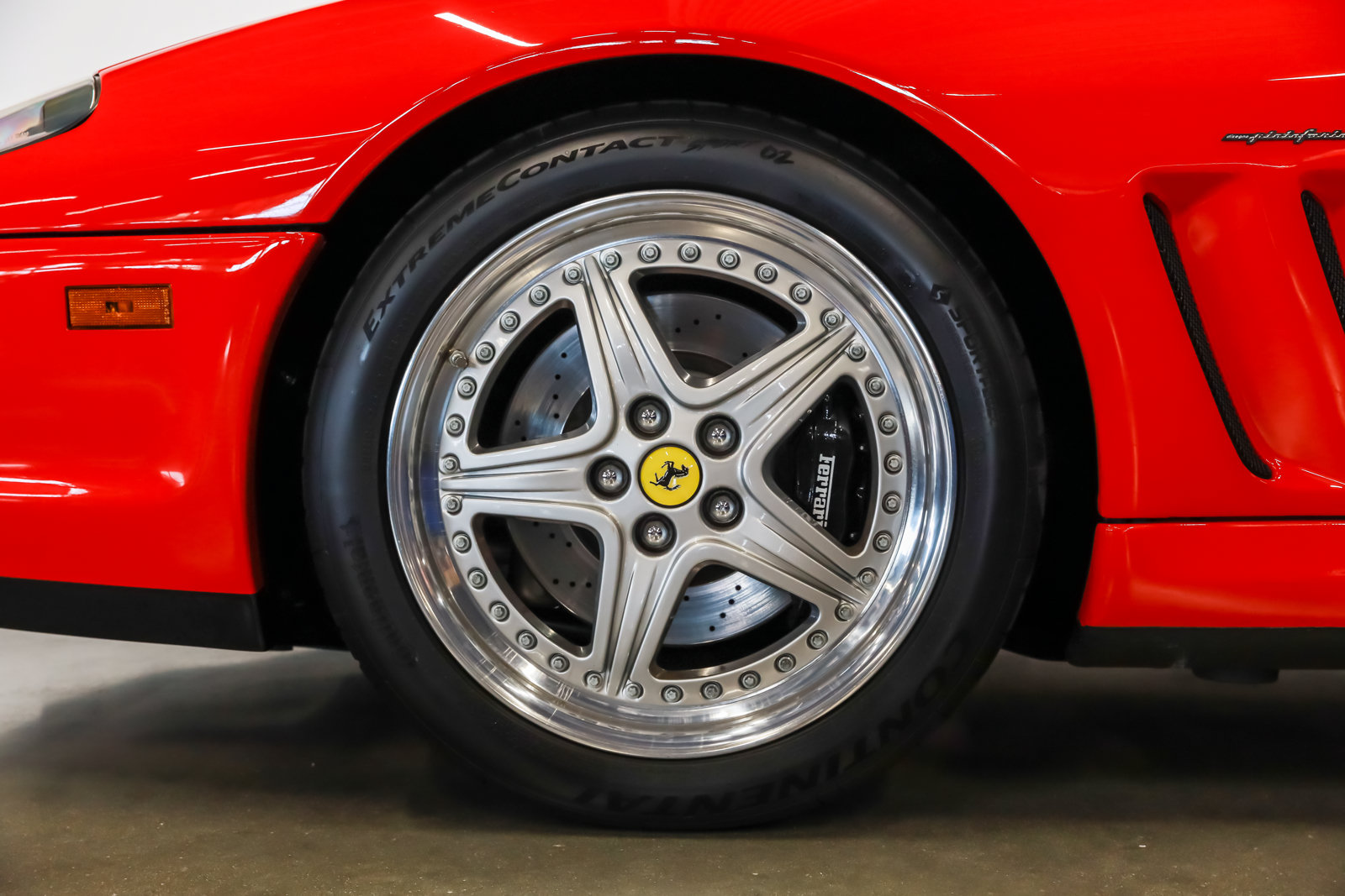 Used 2000 Ferrari 550 Maranello Coupe RWD image 17