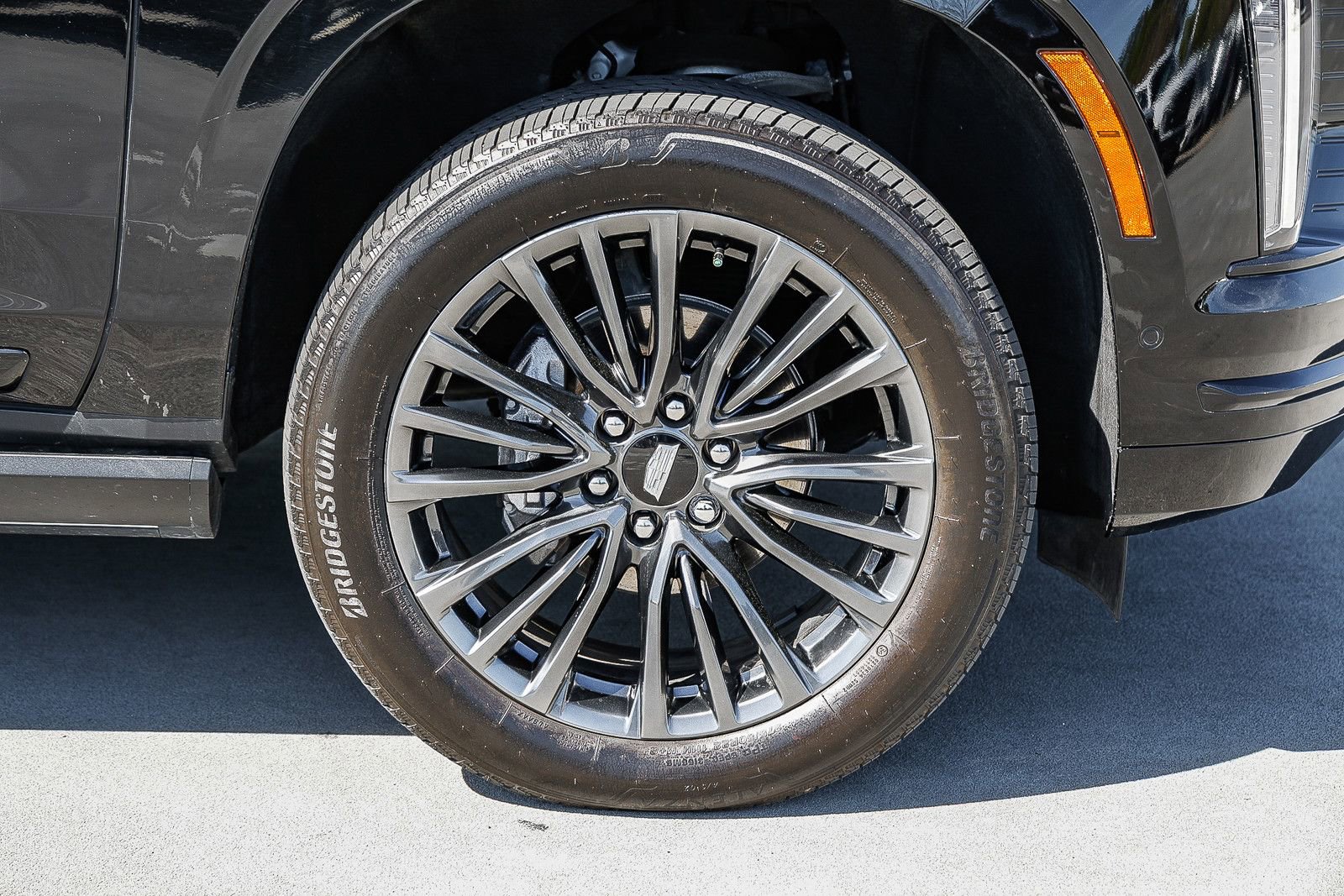 Used 2025 Cadillac Escalade ESV Sport Platinum w/ LPO, Floor Liner Package AWD/4WD image 9