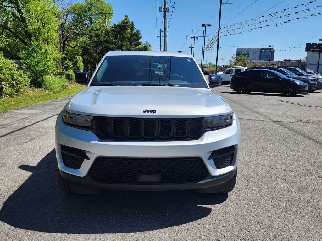 Used 2023 Jeep Grand Cherokee Altitude image 6