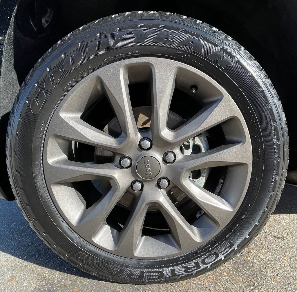 Used 2016 Jeep Grand Cherokee Limited 75th Anniversary image 14