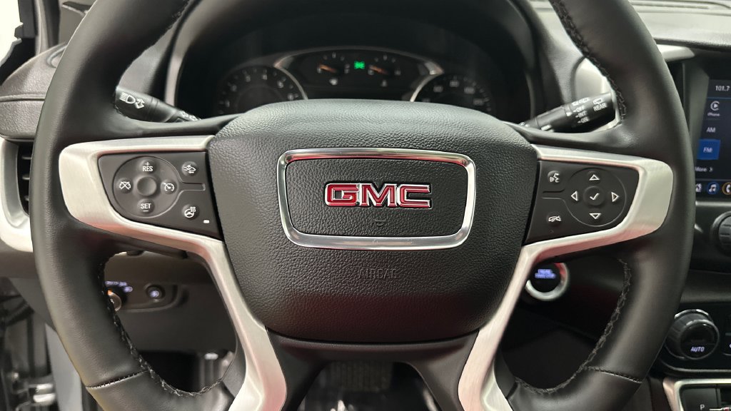 Used 2024 GMC Terrain SLT AWD/4WD image 16