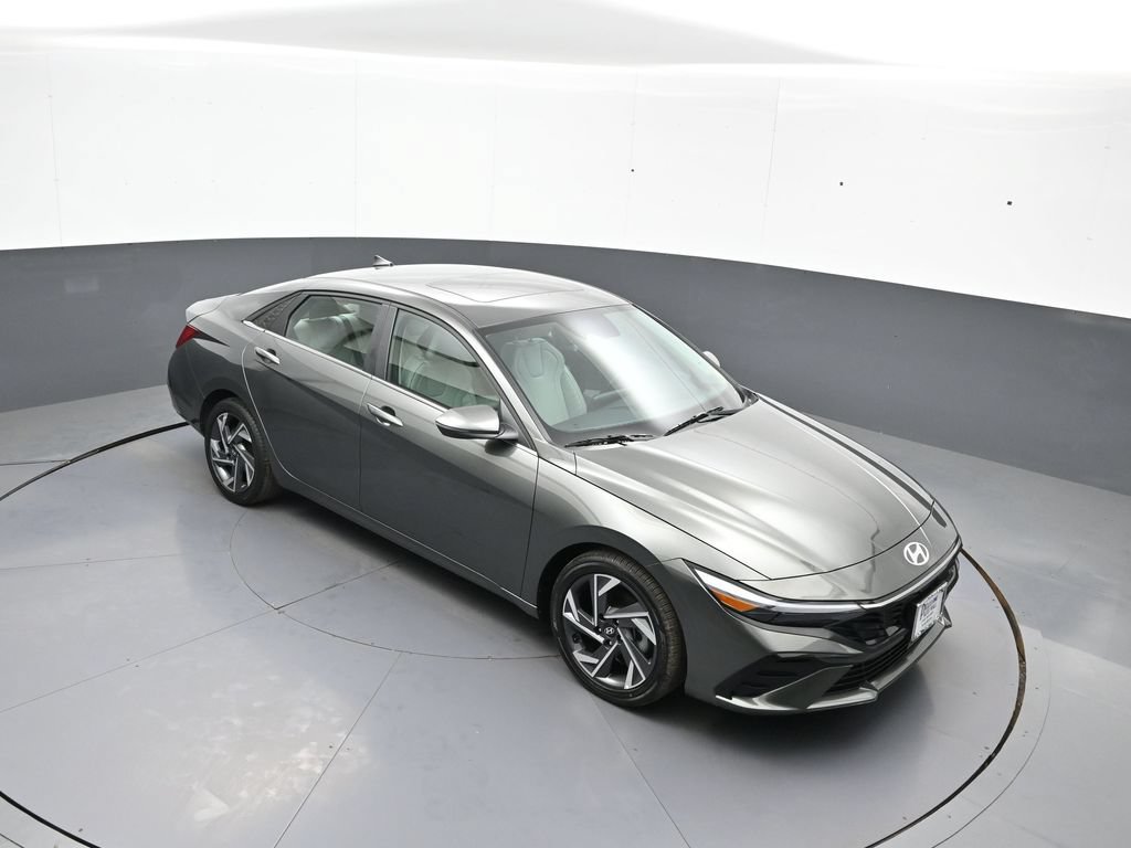 Used 2024 Hyundai Elantra Limited FWD image 35
