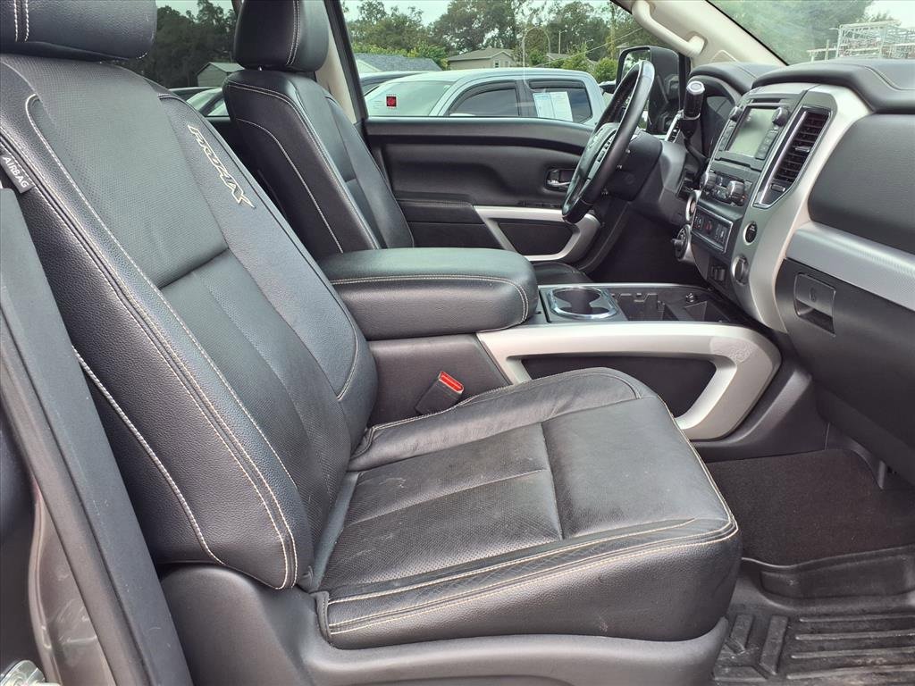 Used 2019 Nissan Titan PRO-4X w/ Pro-4x Convenience Package image 14