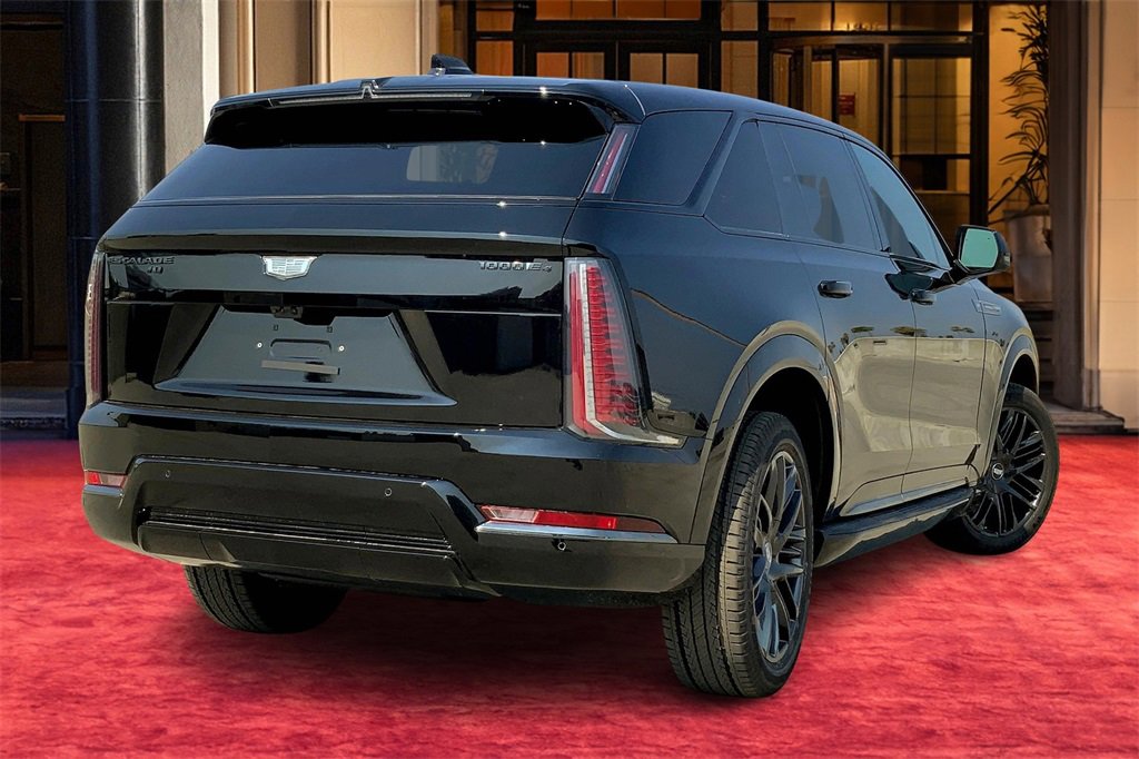 New 2026 Cadillac Escalade IQ Sport 2 w/ LPO, ONYX Package image 6