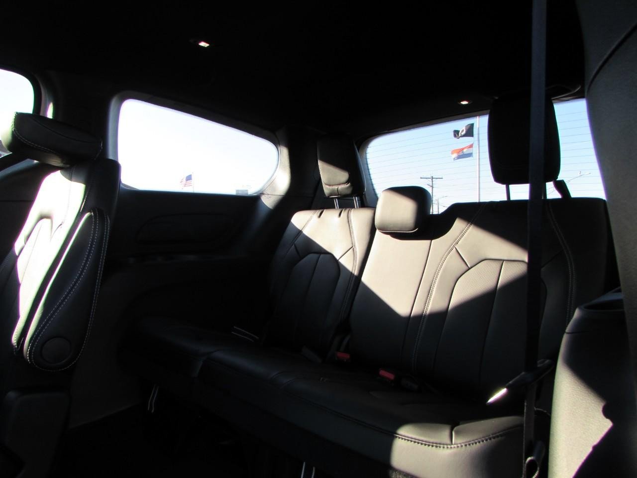 New 2026 Chrysler Pacifica Select image 29