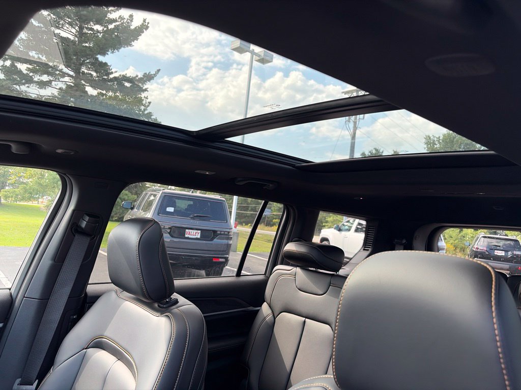 New 2026 Jeep Grand Cherokee L Limited AWD/4WD image 41