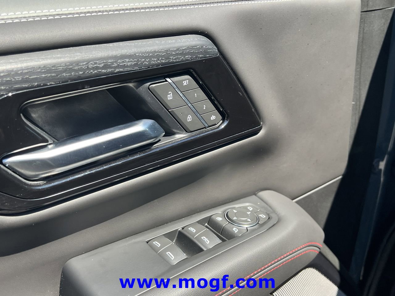 Used 2026 GMC Yukon XL AT4 Ultimate AWD/4WD image 18