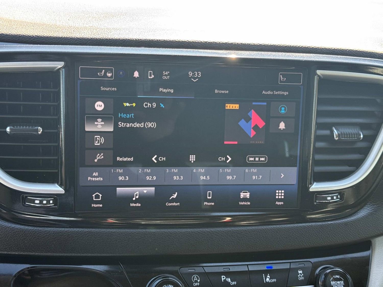 Used 2024 Chrysler Pacifica Touring-L image 37