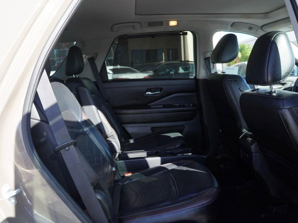 Certified 2023 Nissan Pathfinder Platinum image 18