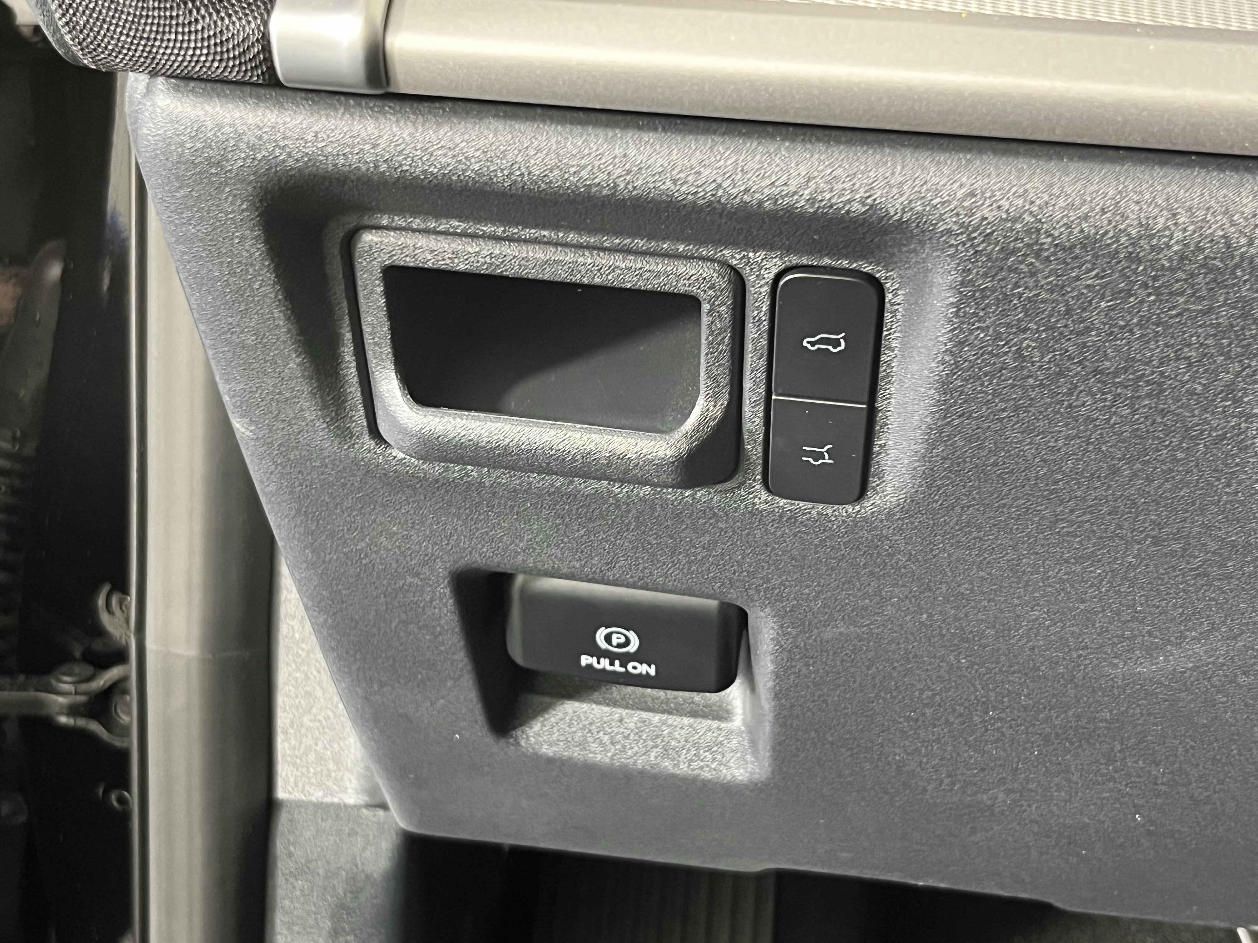 Used 2025 Ford Expedition Active image 19