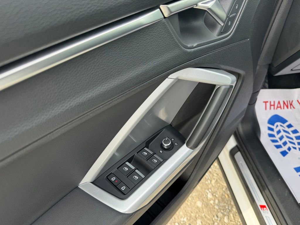 Used 2025 Audi Q3 2.0T Premium image 26