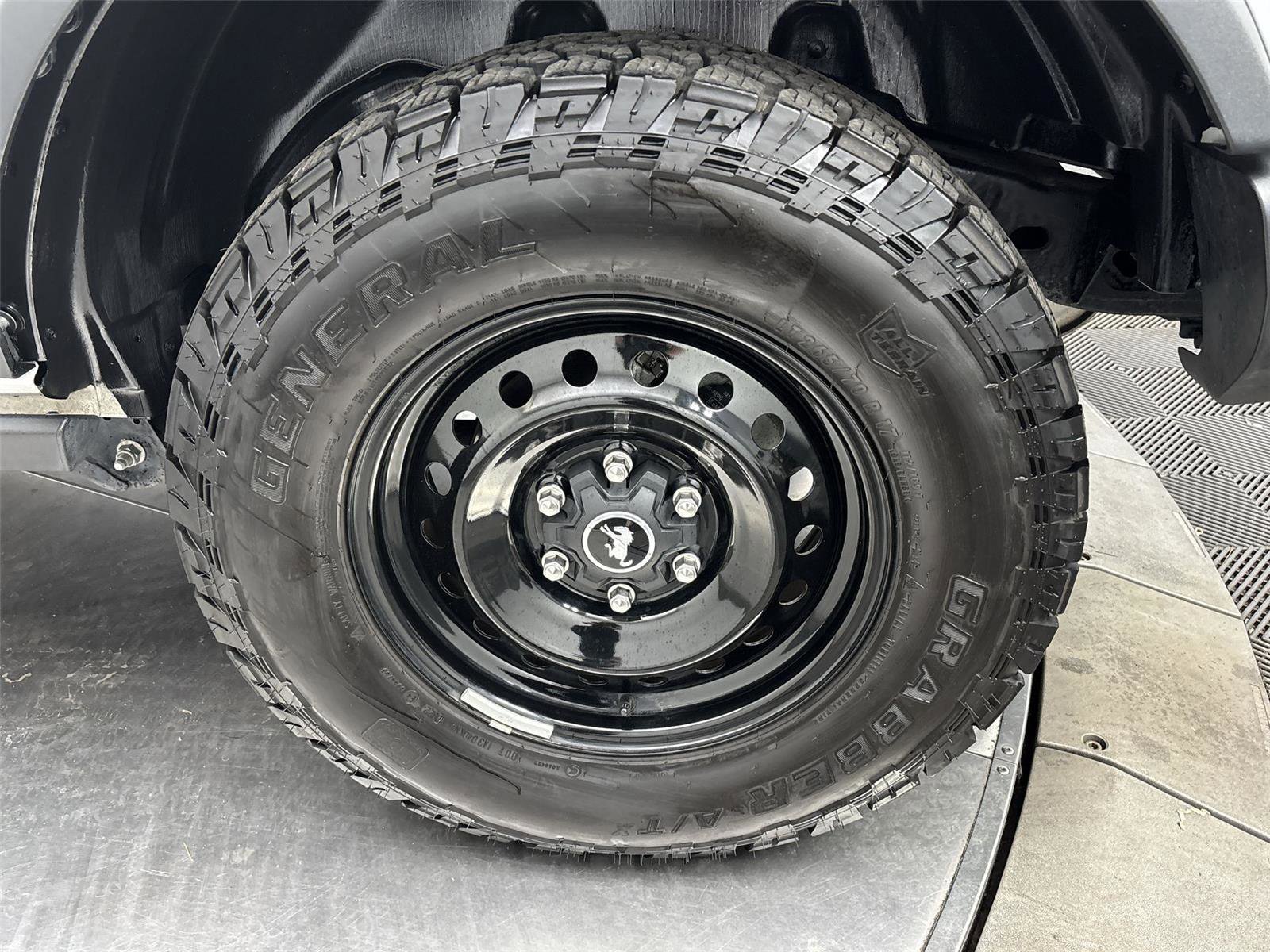 Used 2022 Ford Bronco Black Diamond image 27