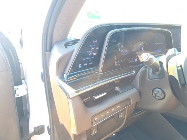 Used 2023 Cadillac Escalade Premium Luxury w/ LPO, Floor Liner Package AWD/4WD image 16