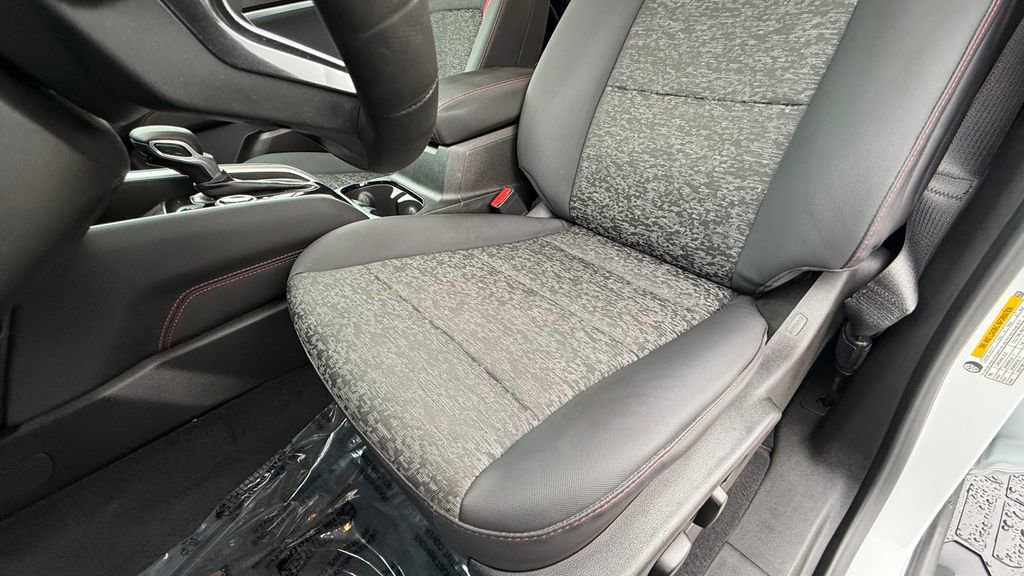 Used 2024 Chevrolet Colorado Z71 w/ Z71 Convenience Package 2 image 19