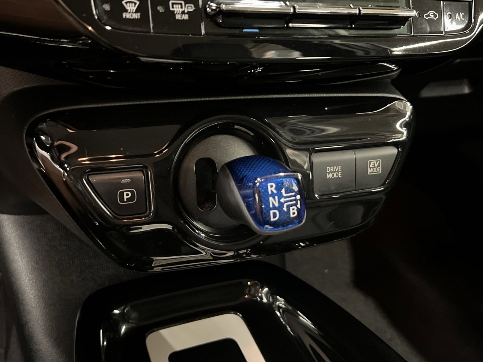 Used 2016 Toyota Prius Three Touring image 18