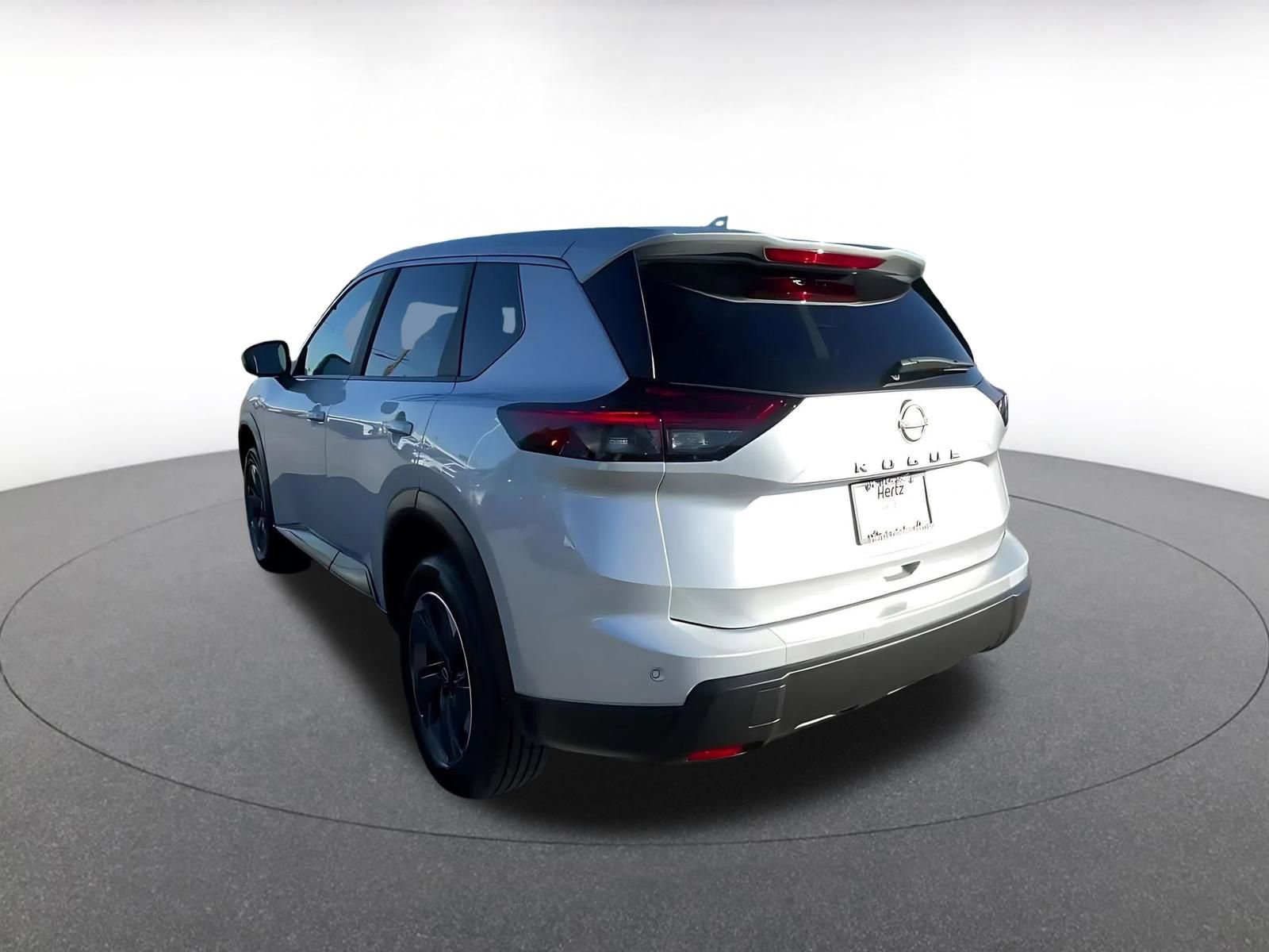 Used 2025 Nissan Rogue SV image 14