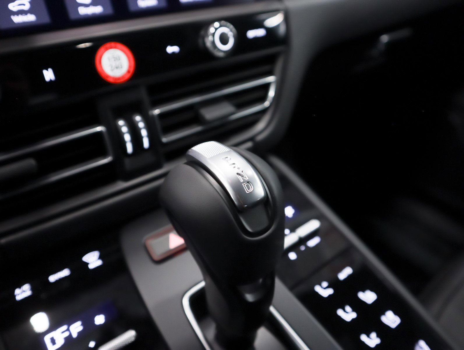 New 2026 Porsche Macan image 18