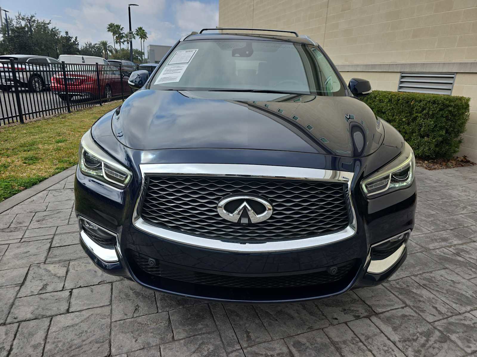 Used 2020 INFINITI QX60 Signature Edition image 2