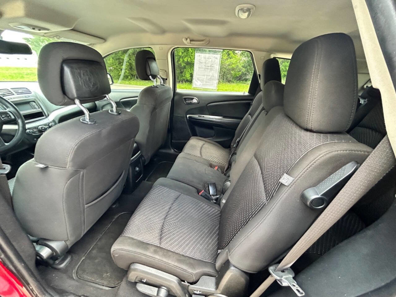 Used 2019 Dodge Journey SE image 13
