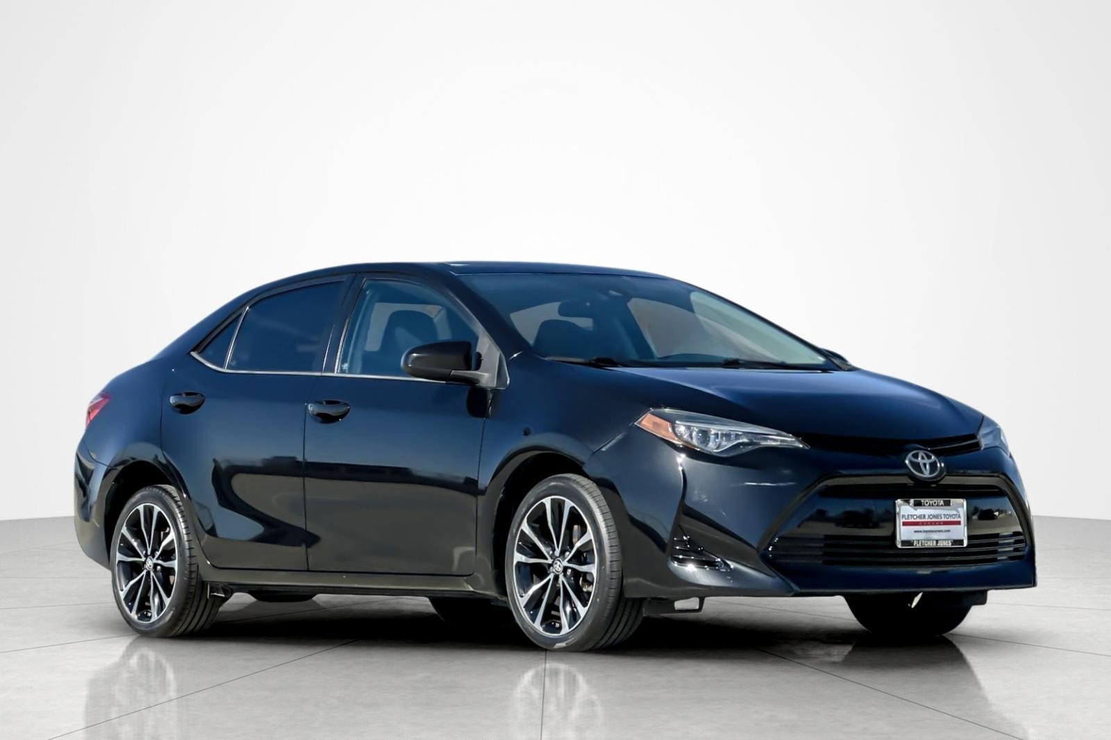 Used 2017 Toyota Corolla L w/ Carpet Mat Package (TMS) FWD image 7