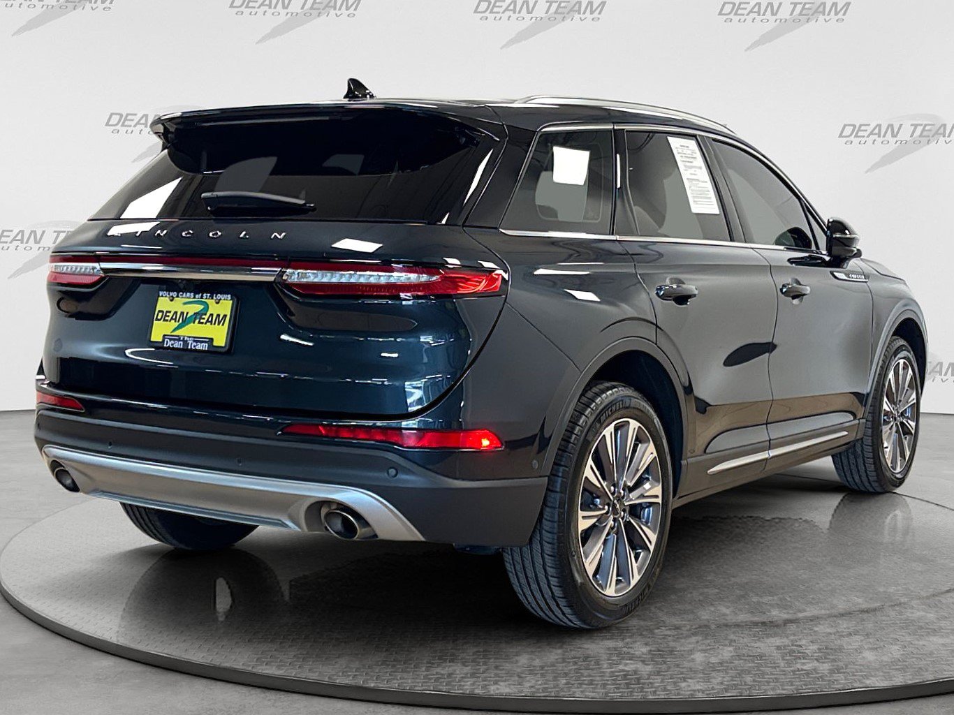 Used 2022 Lincoln Corsair Reserve w/ Equipment Group 201A AWD/4WD image 4