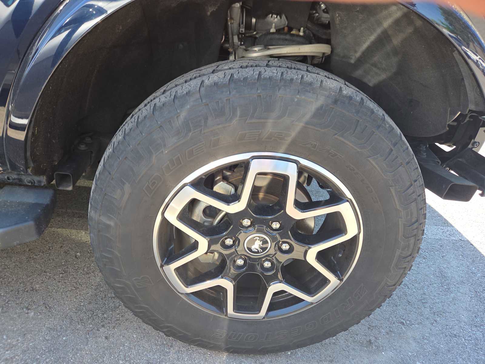 Used 2021 Ford Bronco Outer Banks AWD/4WD image 2