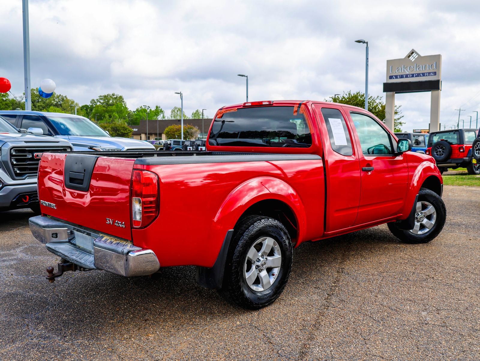 Used 2011 Nissan Frontier SV image 6