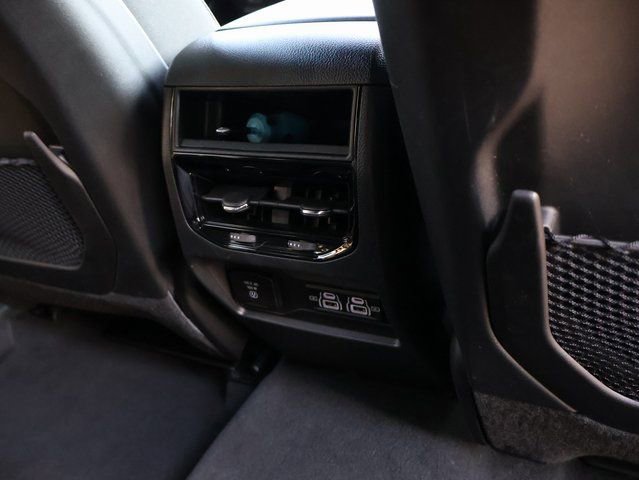 Used 2024 Jeep Grand Cherokee Altitude image 16