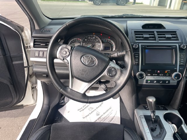 Used 2013 Toyota Camry SE w/ Leather Pkg FWD image 23
