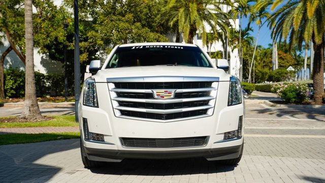 Used 2019 Cadillac Escalade ESV Premium Luxury image 7