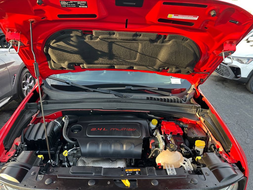 Used 2020 Jeep Renegade Latitude w/ Cold Weather Group image 24