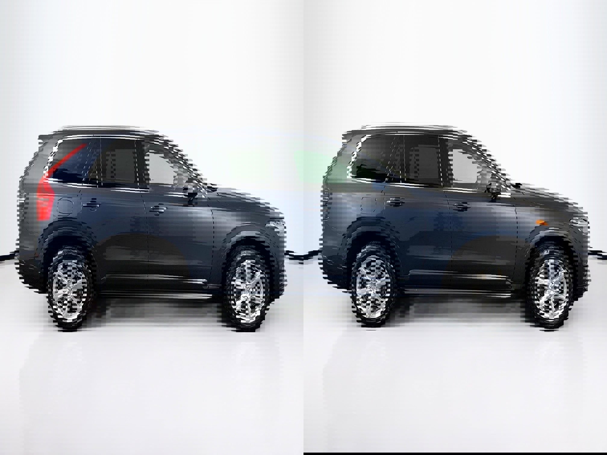 Used 2022 Volvo XC90 T5 Momentum image 12