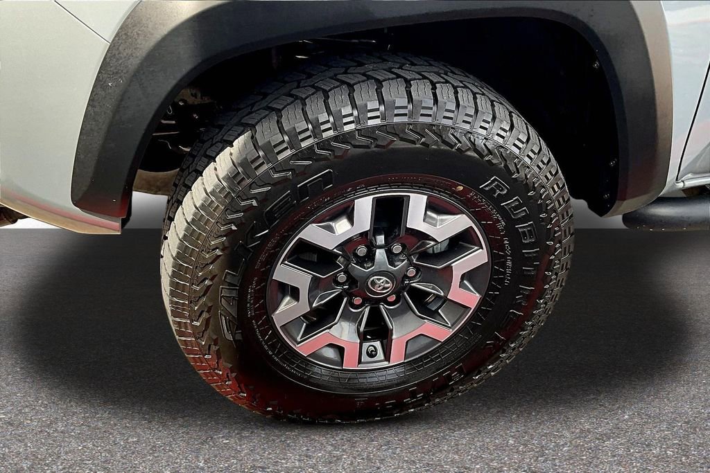 Used 2019 Toyota Tacoma TRD Off-Road AWD/4WD image 32