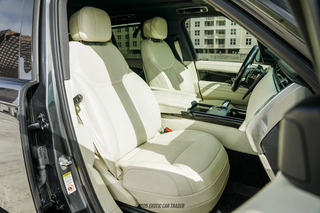 Used 2025 Land Rover Range Rover Long Wheelbase SE image 37
