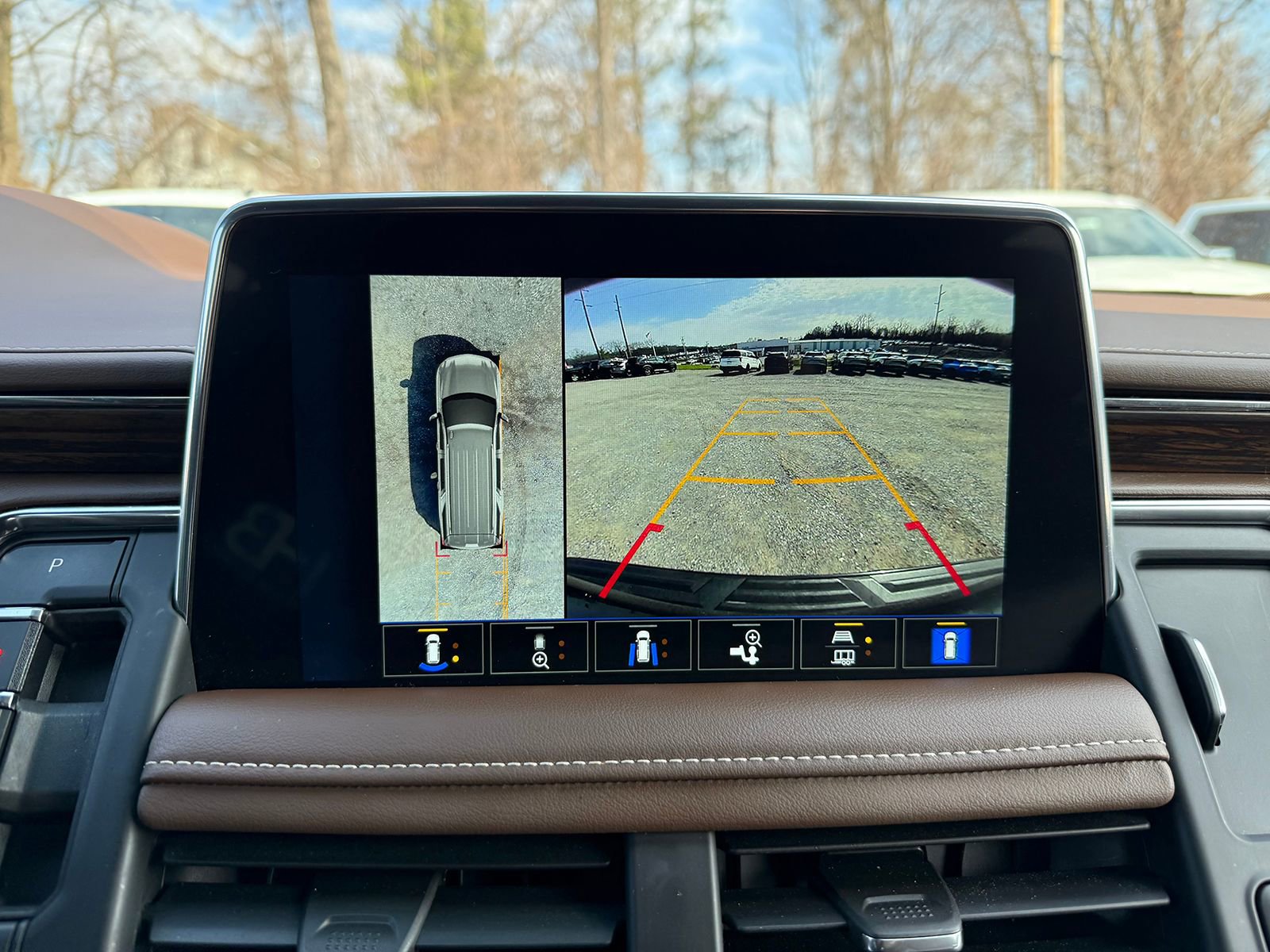 Used 2023 Chevrolet Suburban High Country image 30