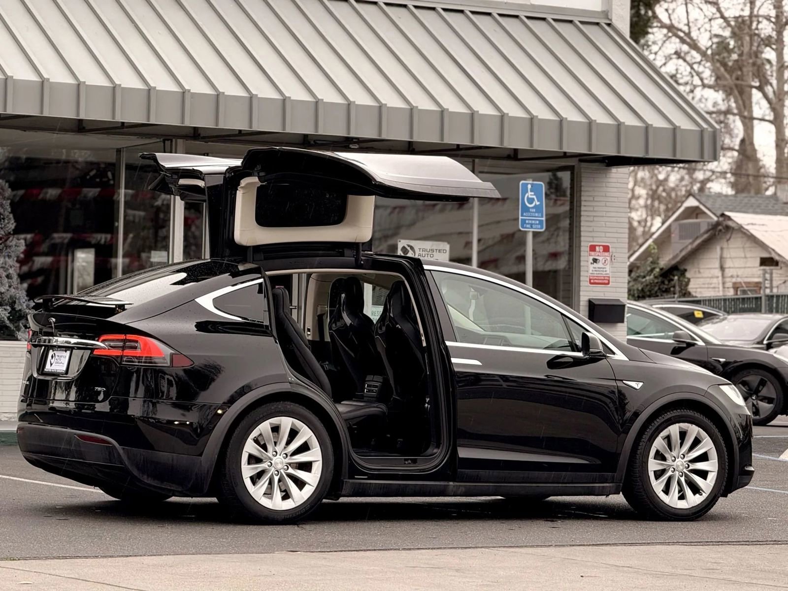 Used 2016 Tesla Model X 75D image 8