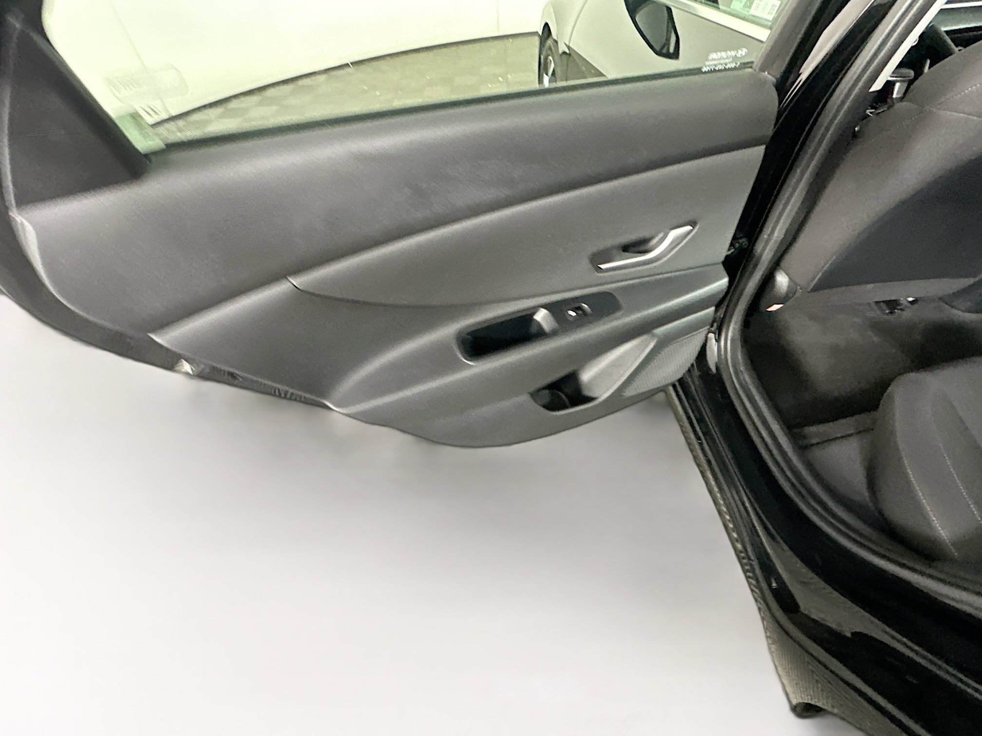 Used 2025 Hyundai Elantra SEL FWD image 27