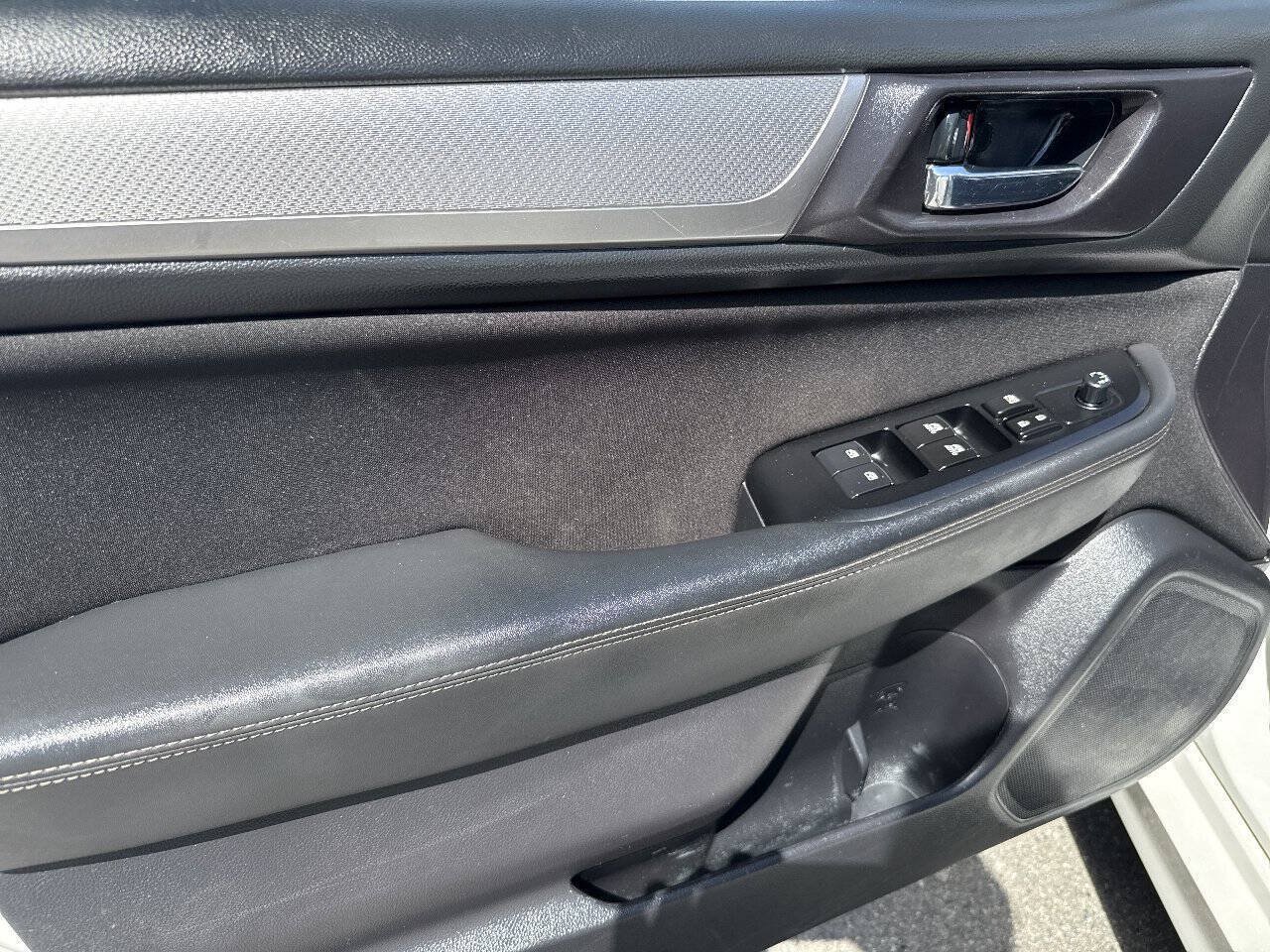 Used 2017 Subaru Legacy 2.5i Premium AWD/4WD image 8