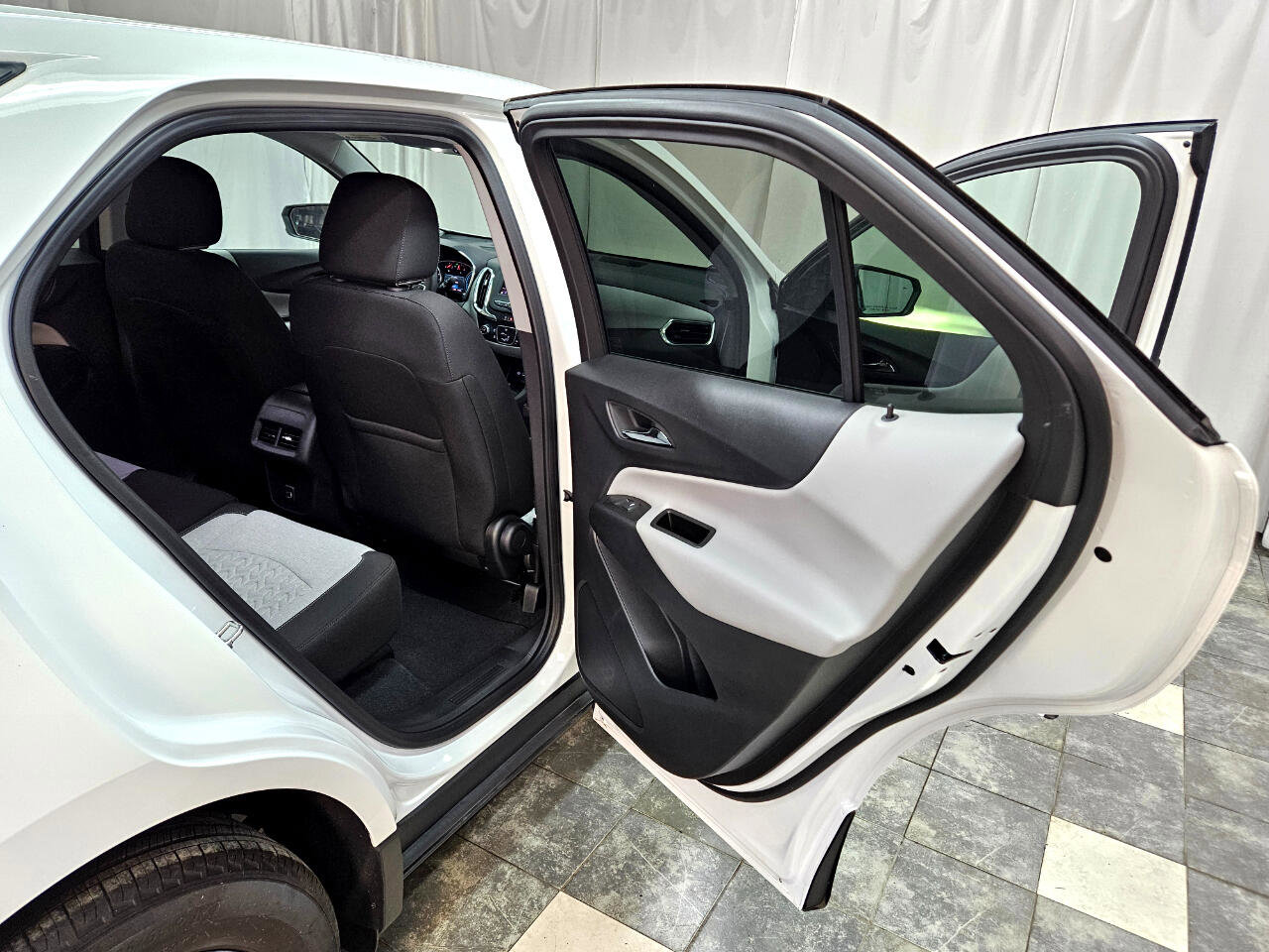 Used 2024 Chevrolet Equinox LS w/ LS Convenience Package image 12