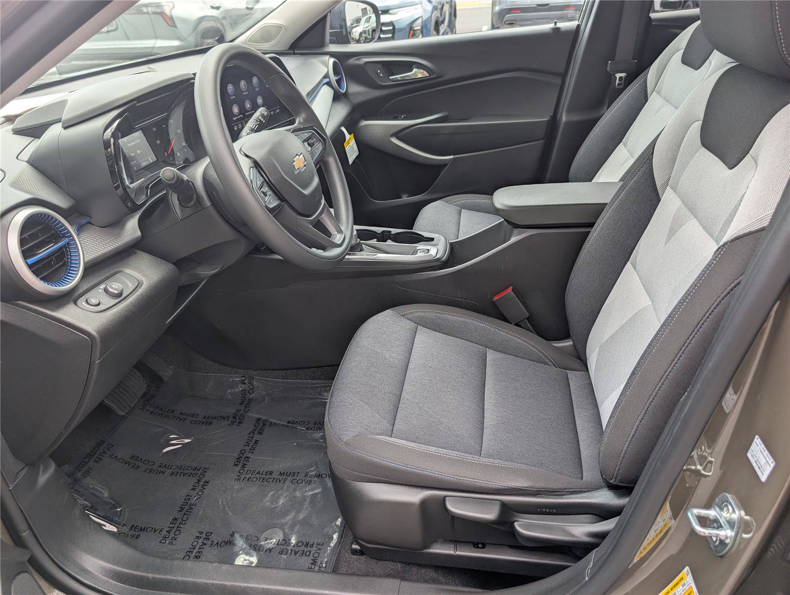 Used 2024 Chevrolet Trax LS FWD image 14
