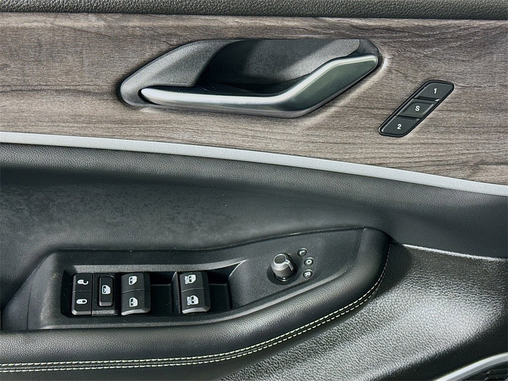 Used 2022 Jeep Grand Cherokee Limited 4xe w/ Luxury Tech Group II image 26