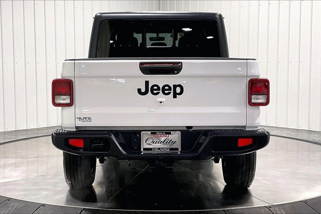 Used 2022 Jeep Gladiator Sport AWD/4WD image 4