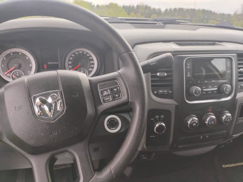 Used 2013 RAM 1500 Express AWD/4WD image 9