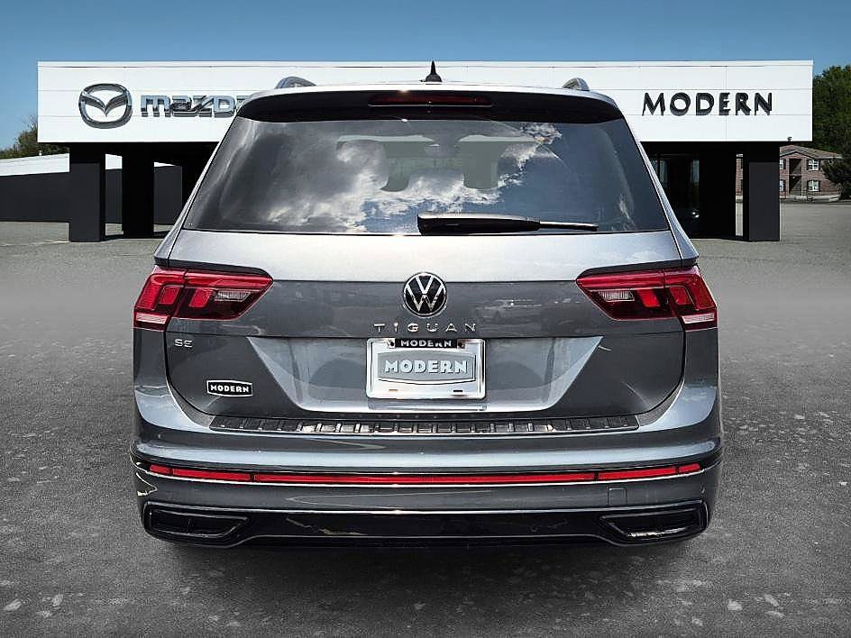 Used 2023 Volkswagen Tiguan SE R-Line FWD image 4